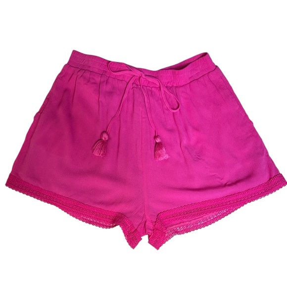 Hudson Gray Off the Shoulder Bell Sleeve Crop Top and Lace Shorts 2 Piece Set - Picture 9 of 10